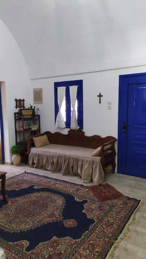 Nikolakis Traditional House In The Village. Kamari  Bagian luar foto