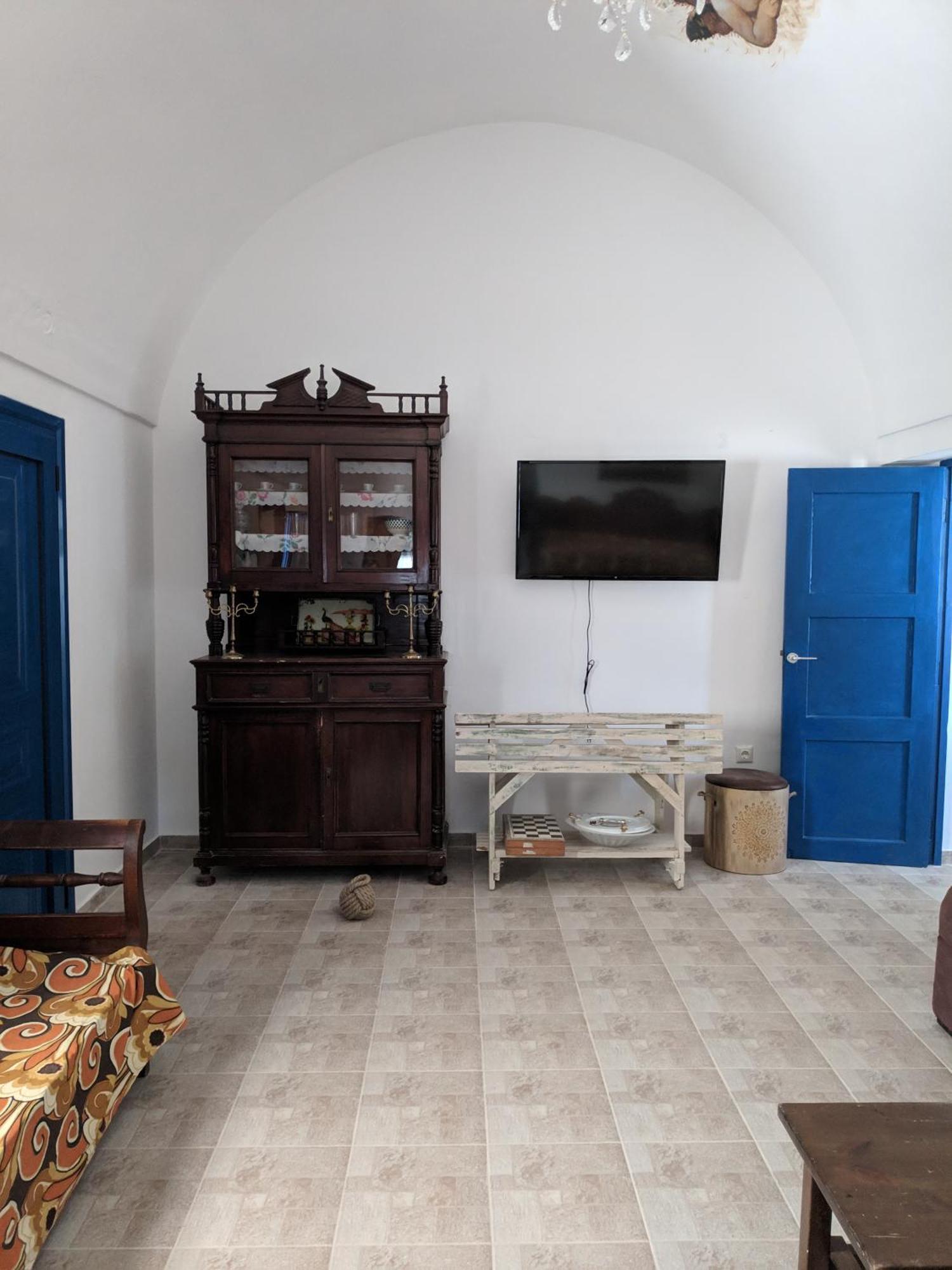 Nikolakis Traditional House In The Village. Kamari  Bagian luar foto