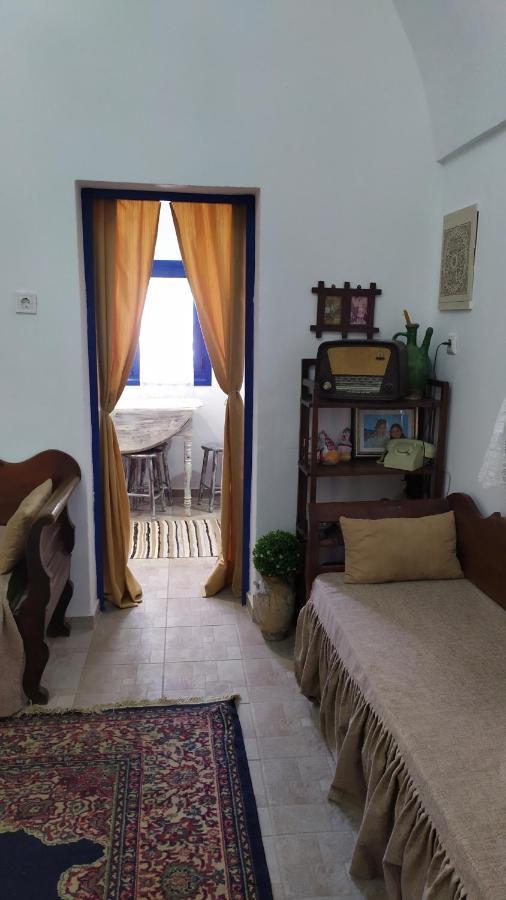 Nikolakis Traditional House In The Village. Kamari  Bagian luar foto