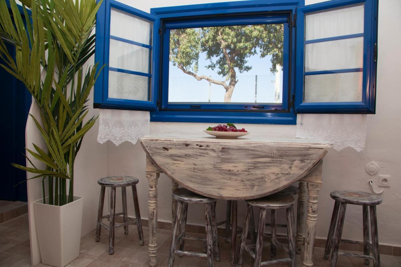 Nikolakis Traditional House In The Village. Kamari  Bagian luar foto